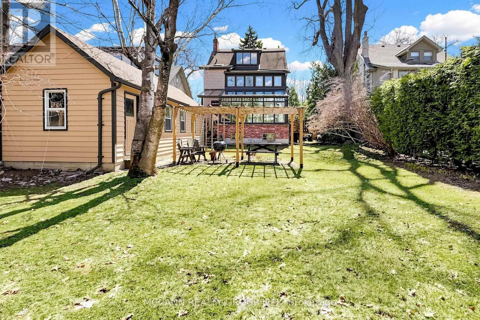 252 SHELDRAKE BOULEVARD Image 41