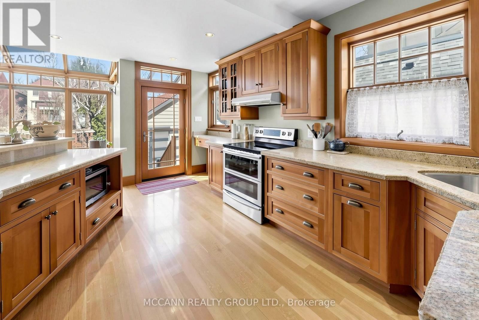 252 SHELDRAKE BOULEVARD Image 8