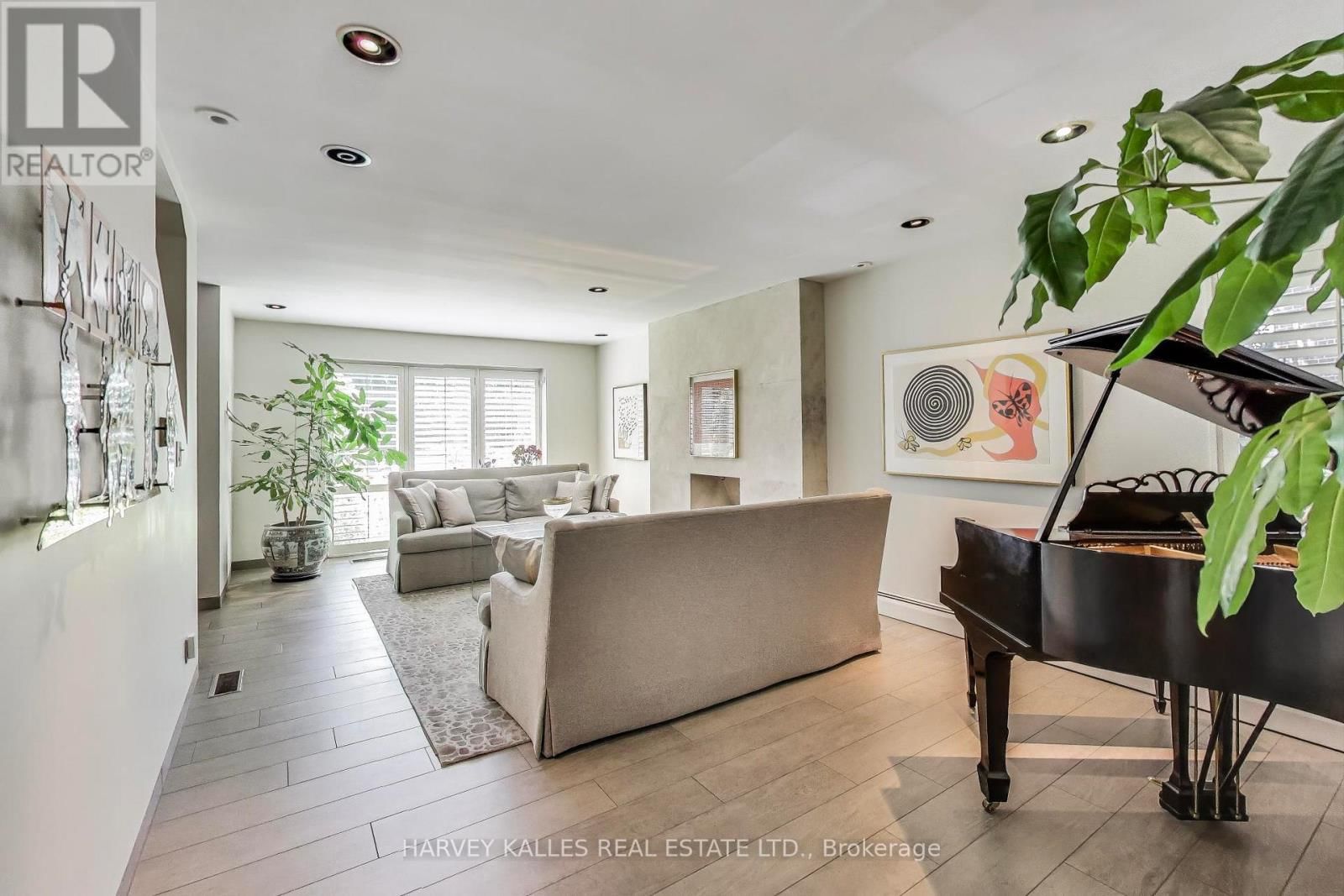 103 VESTA DRIVE Image 10