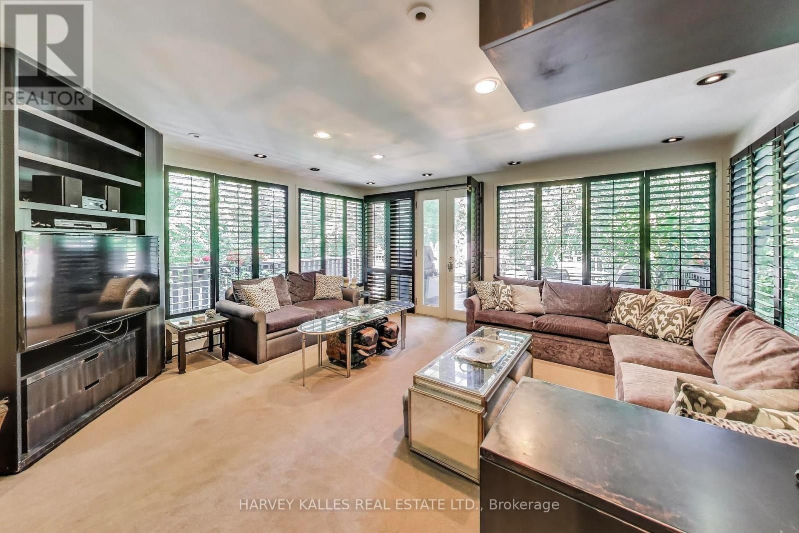 103 VESTA DRIVE Image 19