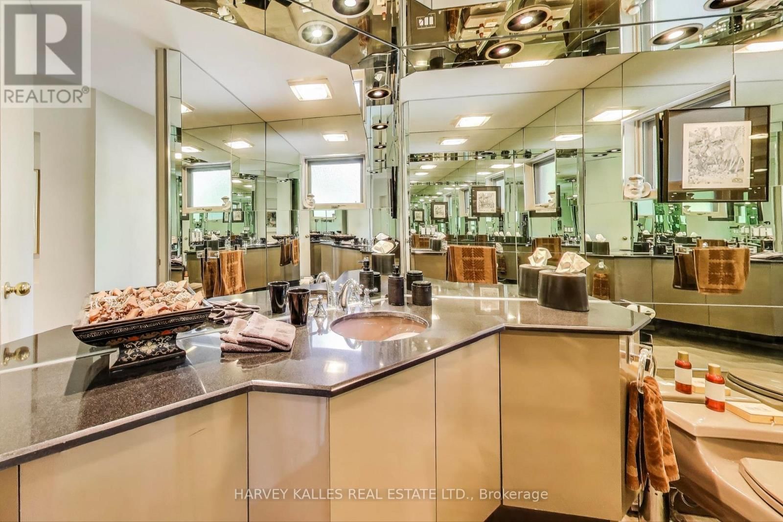 103 VESTA DRIVE Image 22