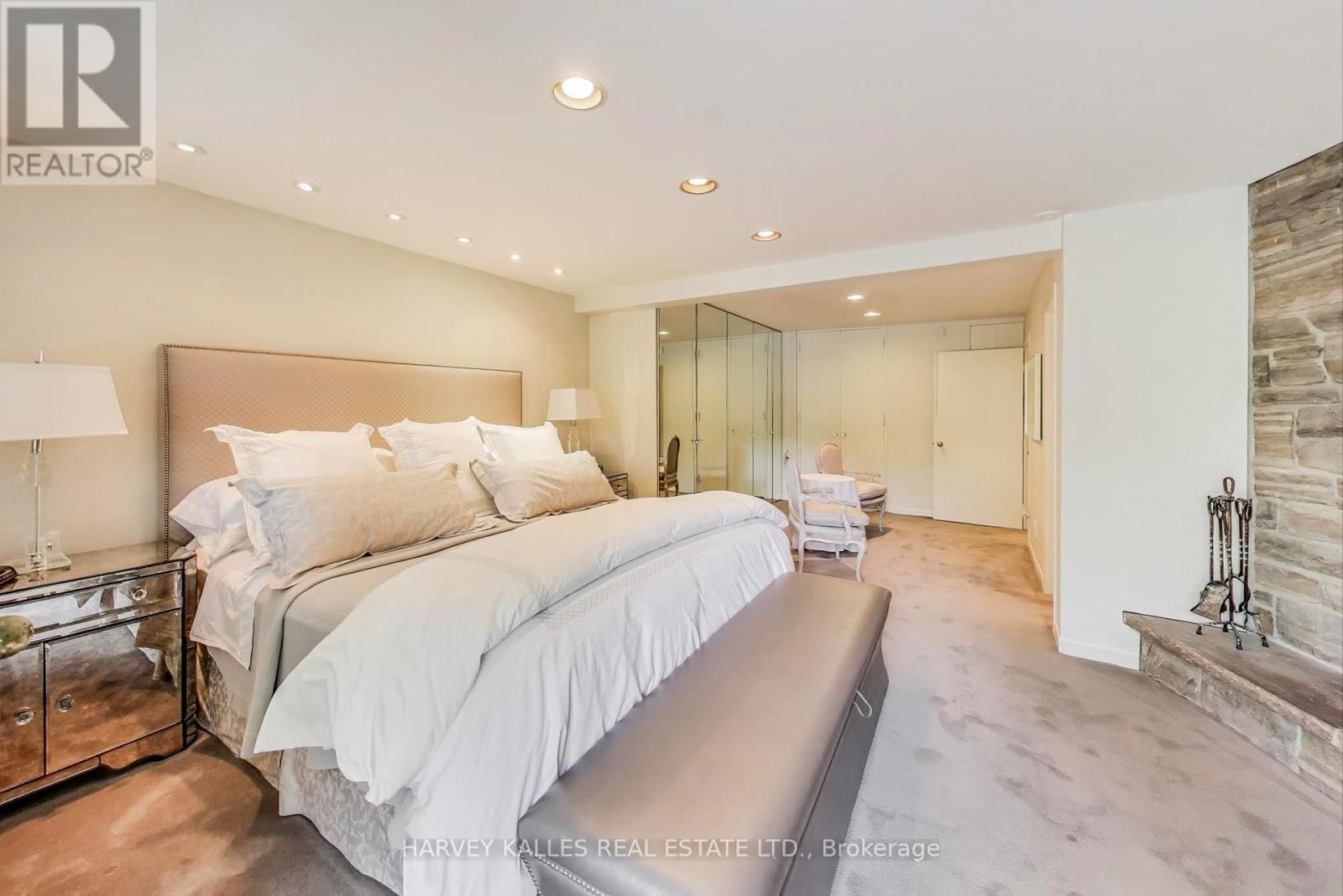 103 VESTA DRIVE Image 24