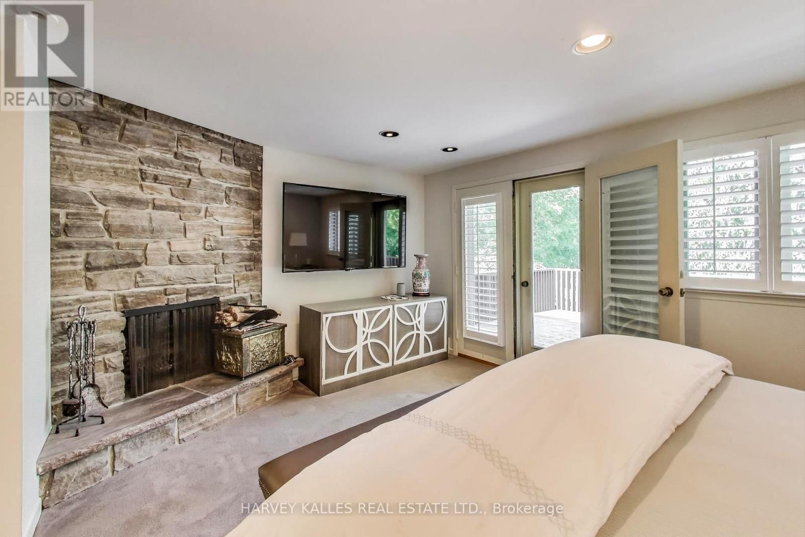 103 VESTA DRIVE Image 26