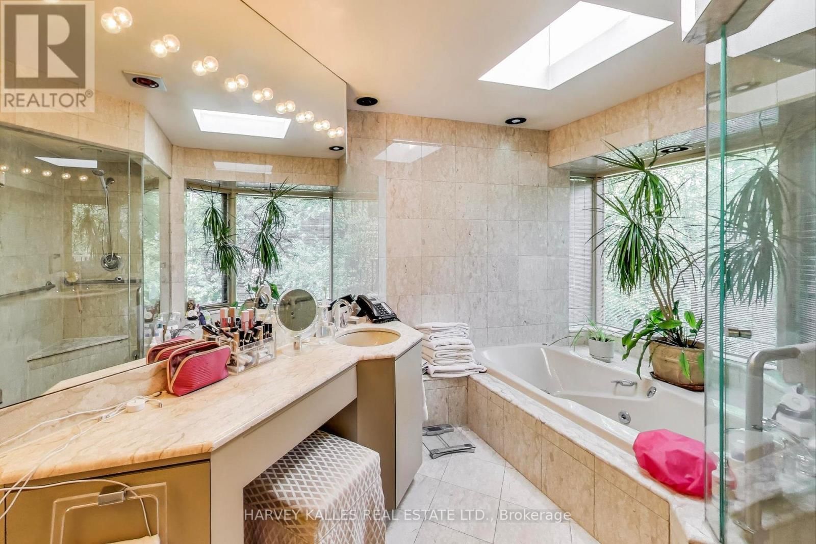 103 VESTA DRIVE Image 28