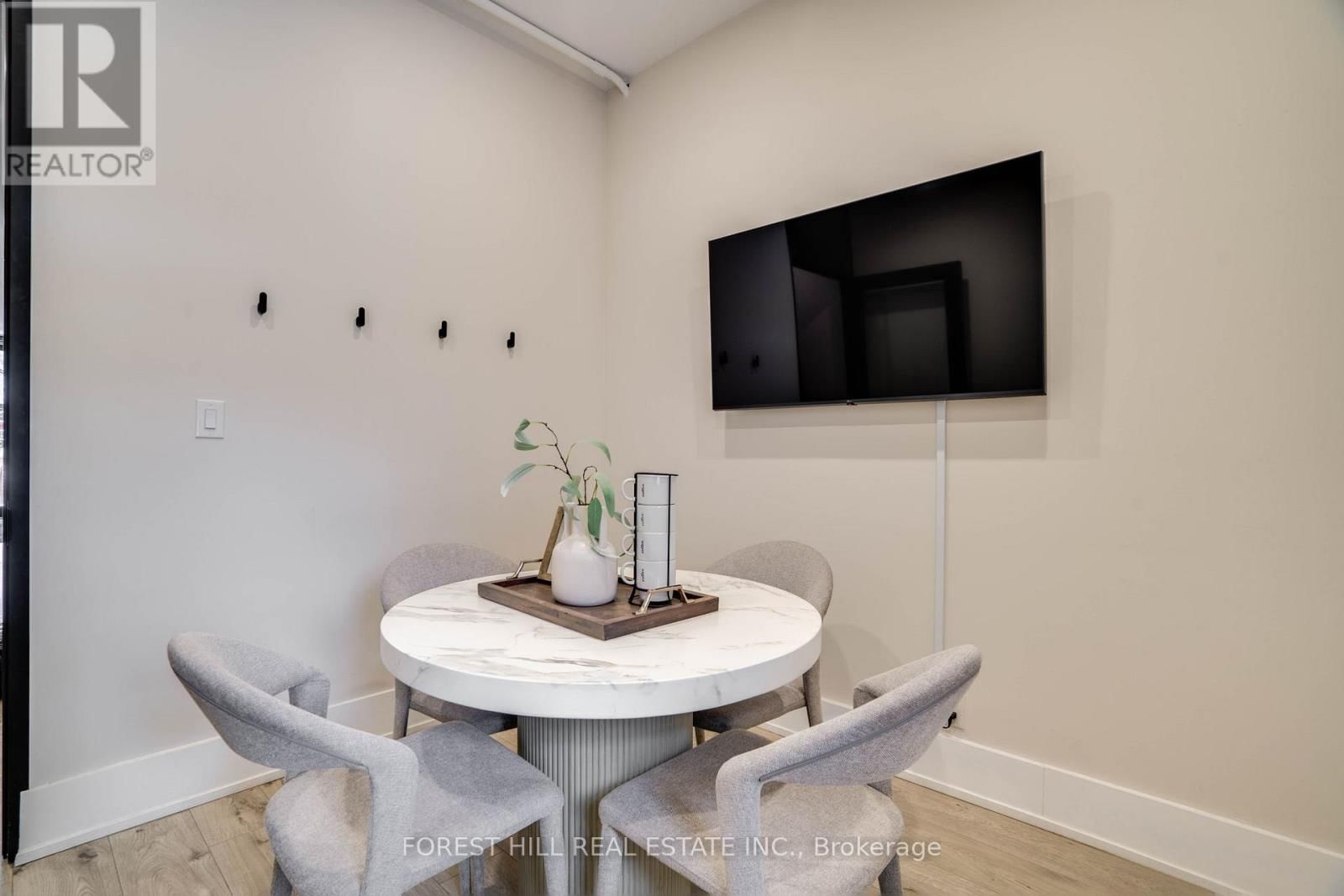 659 ST CLAIR AVENUE WEST Image 32