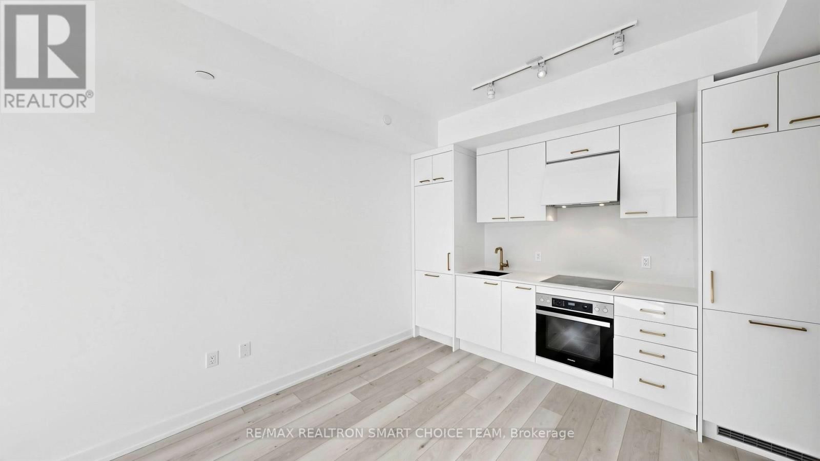 806 - 634 CHURCH STREET Image 12