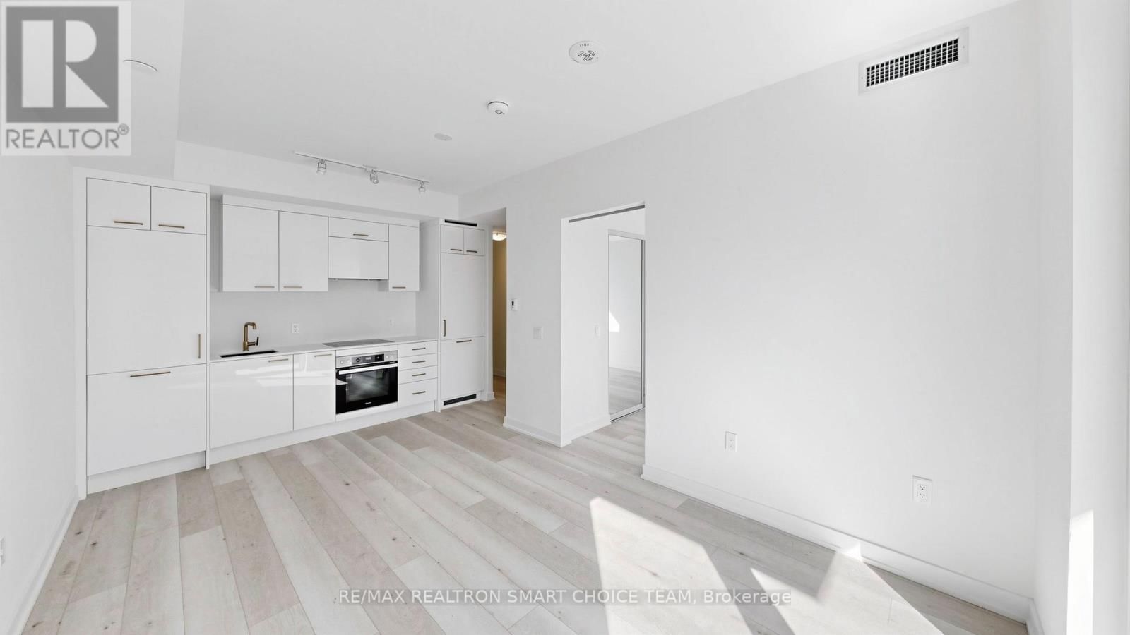 806 - 634 CHURCH STREET Image 9