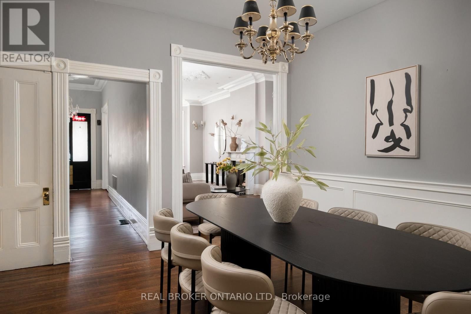 298 BERKELEY STREET Image 12