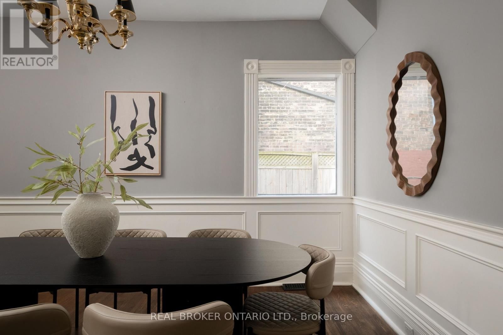 298 BERKELEY STREET Image 13