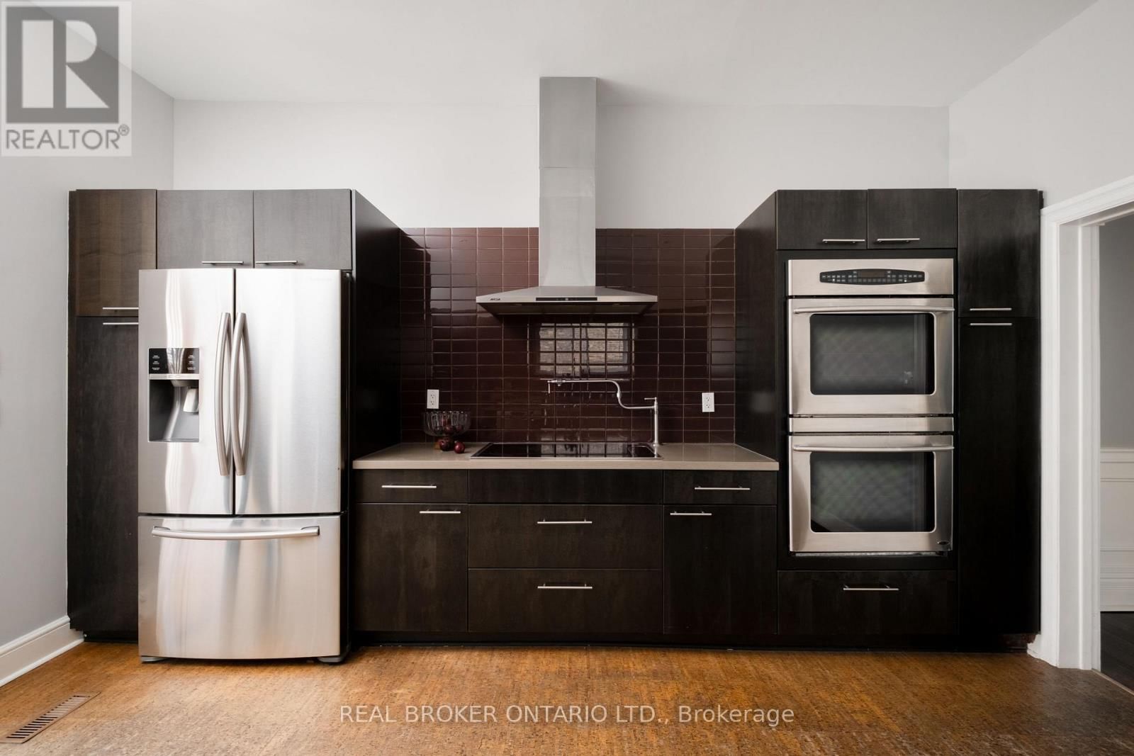 298 BERKELEY STREET Image 20