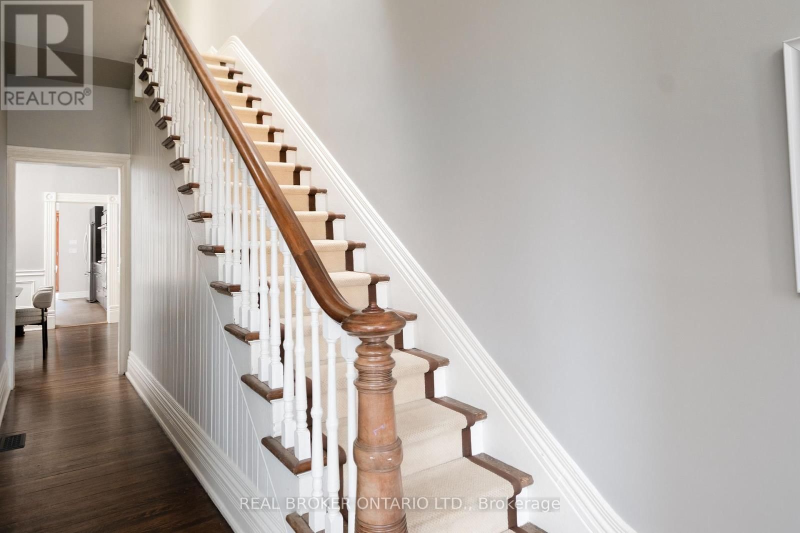 298 BERKELEY STREET Image 24