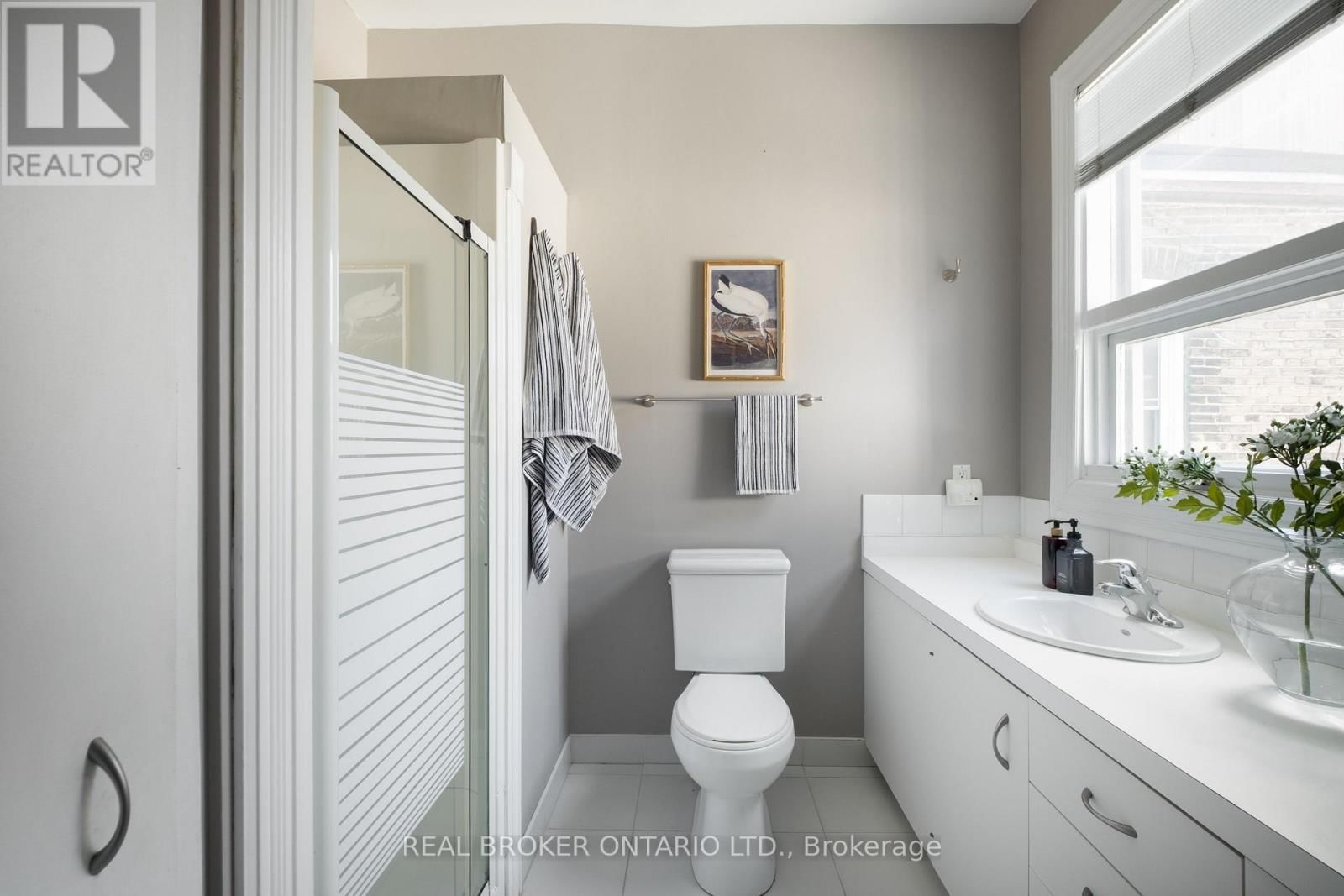 298 BERKELEY STREET Image 30