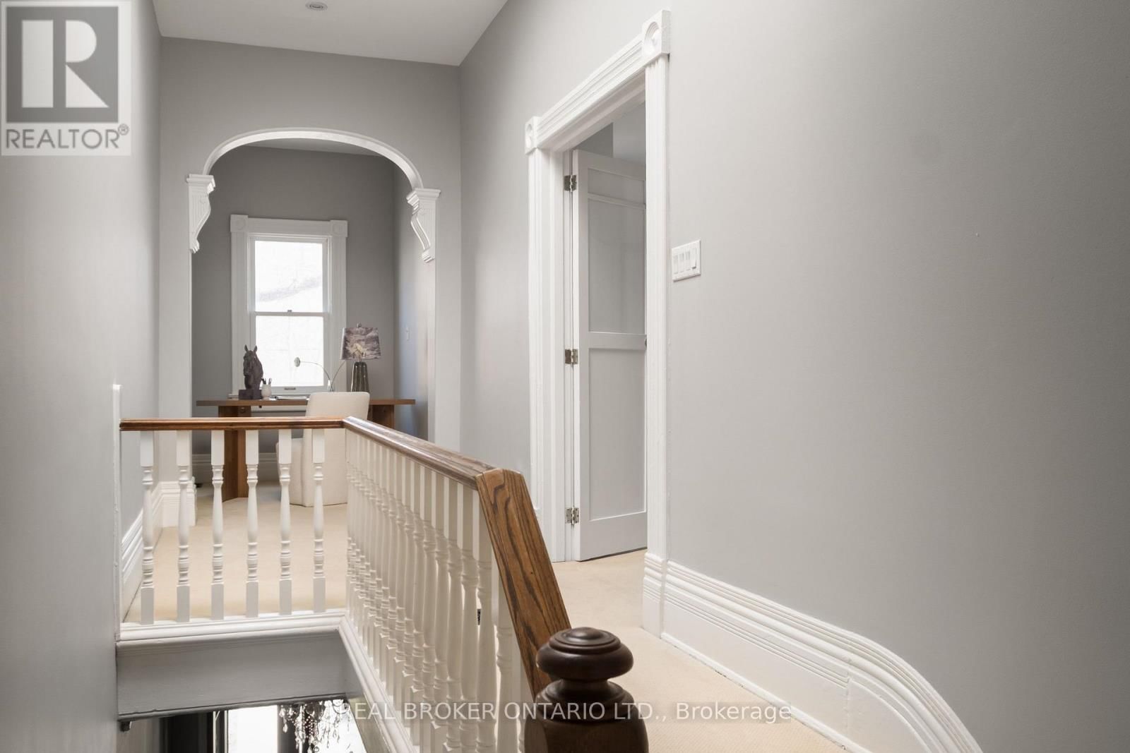 298 BERKELEY STREET Image 33