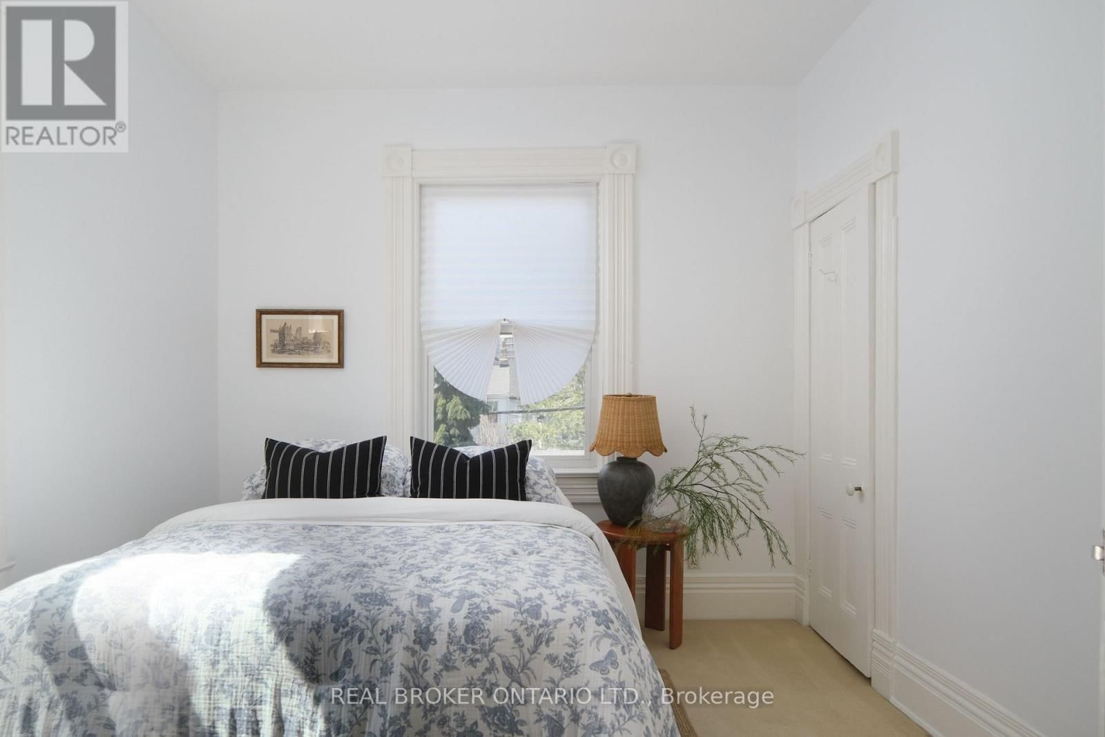 298 BERKELEY STREET Image 37