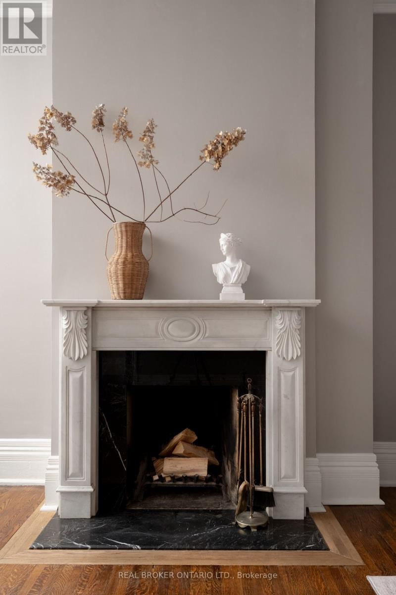 298 BERKELEY STREET Image 8