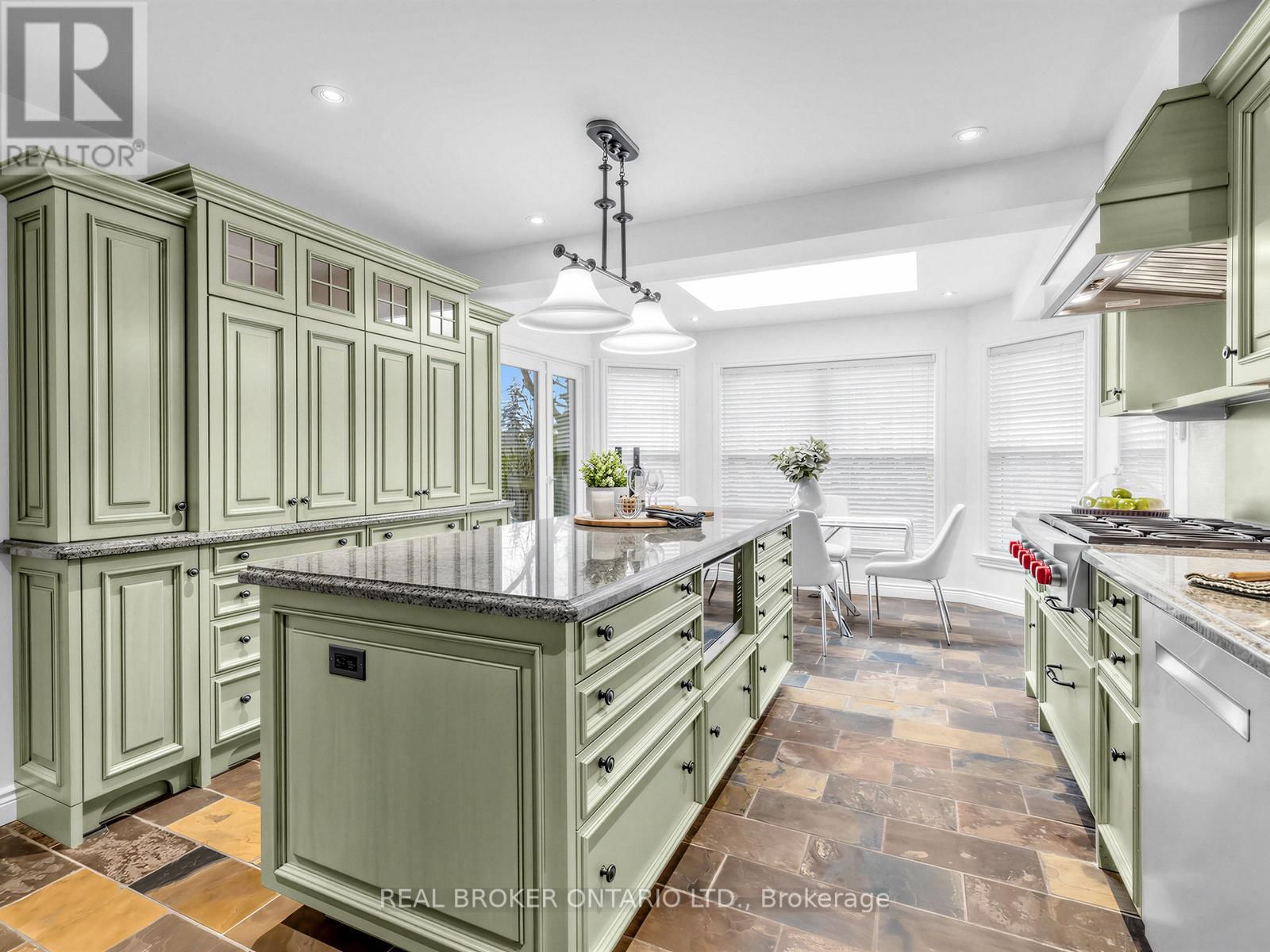 9 TEMAGAMI COURT Image 11