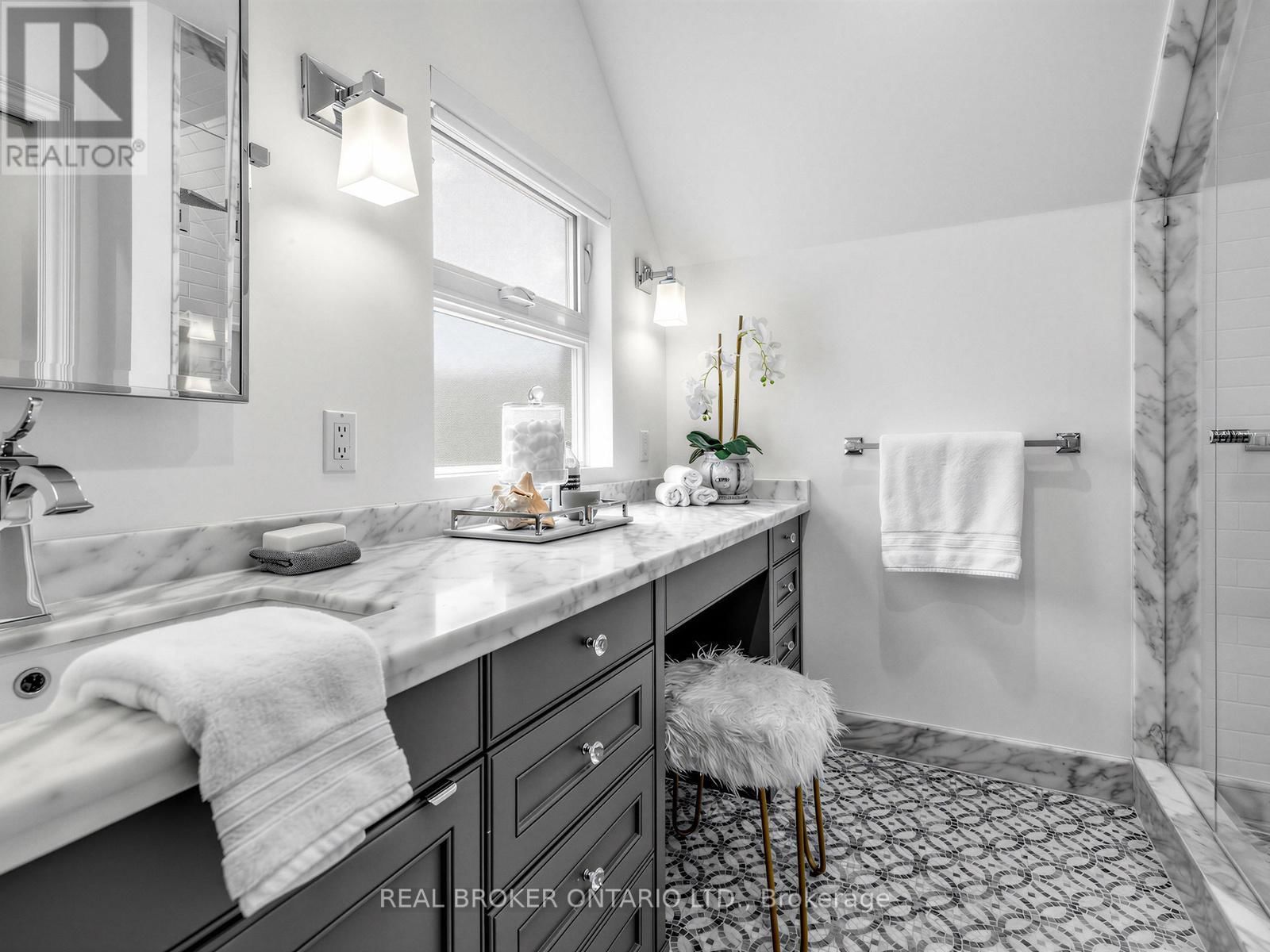 9 TEMAGAMI COURT Image 26