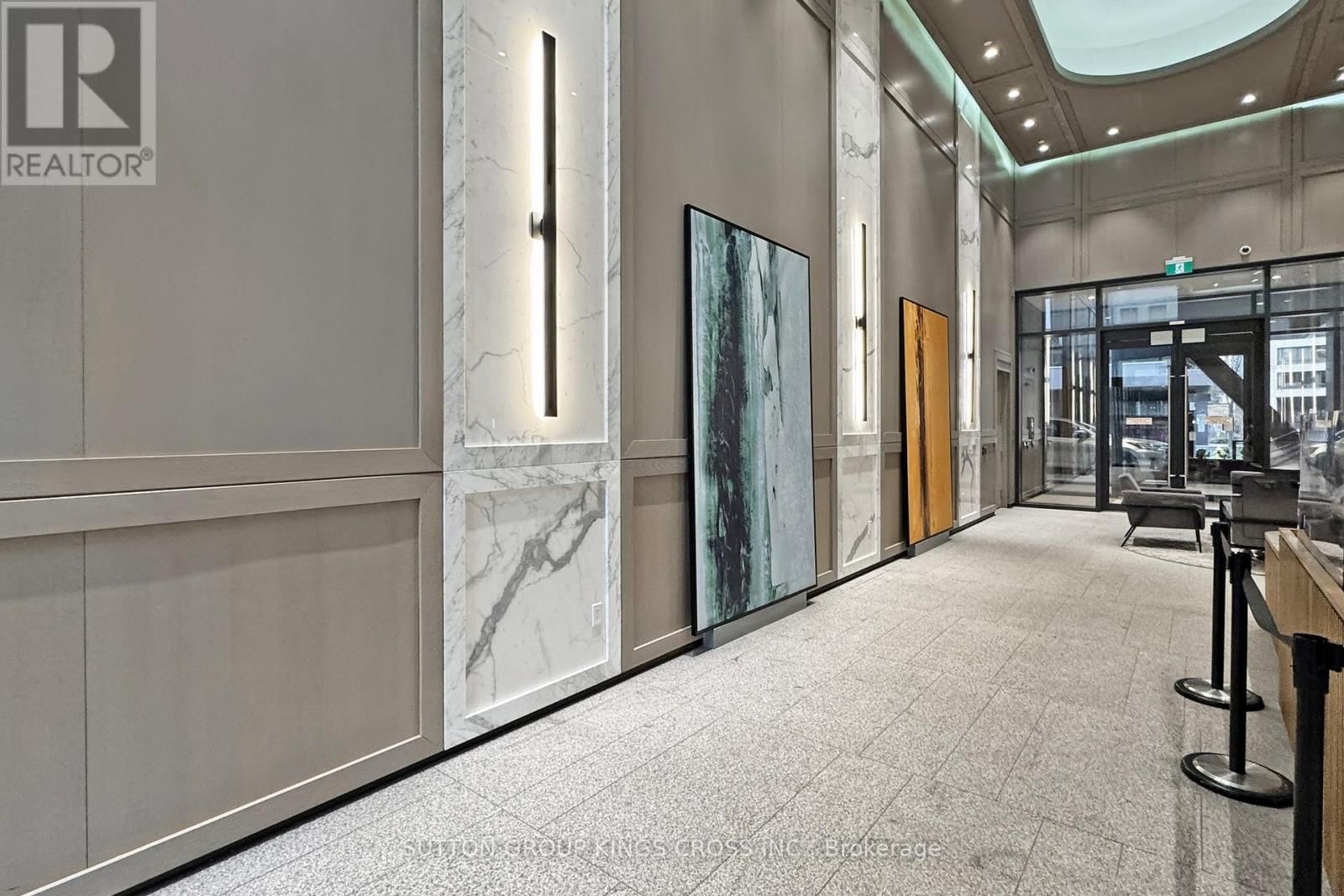 3901 - 488 UNIVERSITY AVENUE Image 7