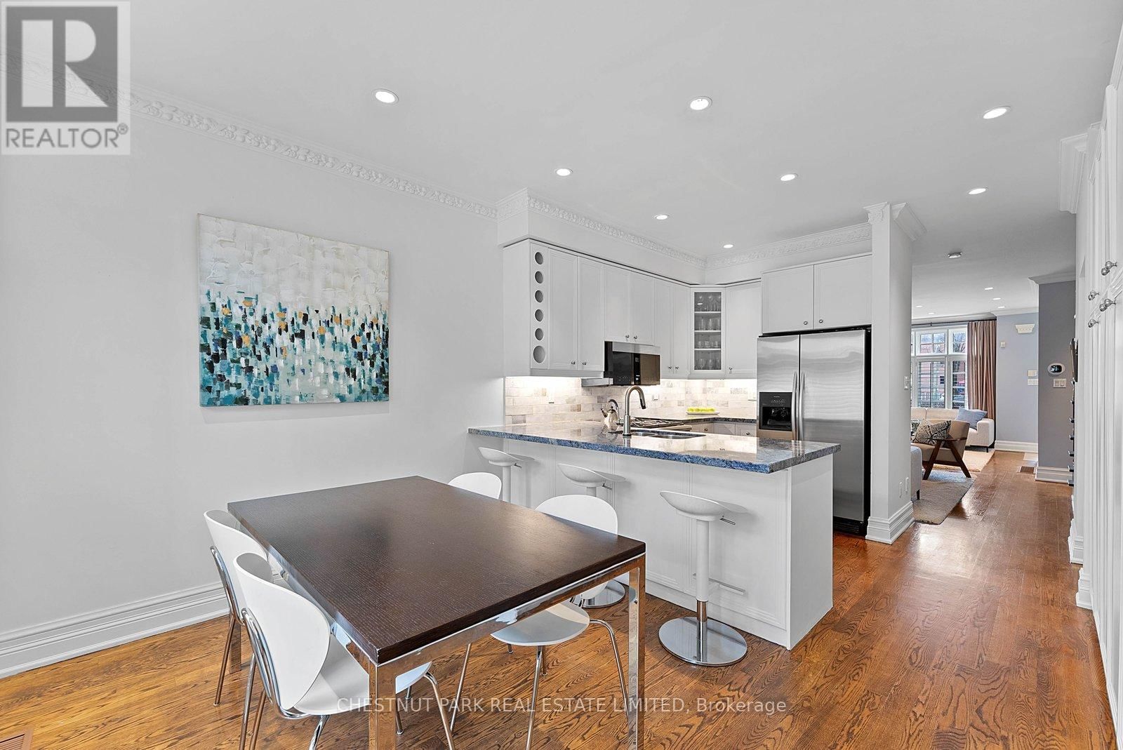 21 CASTLEFIELD AVENUE Image 12