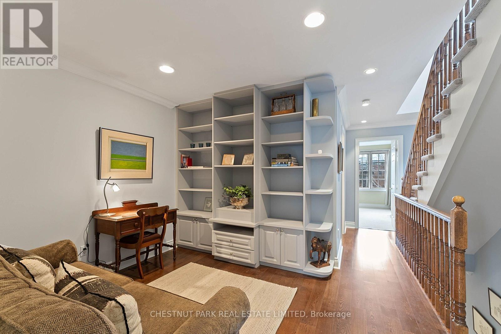 21 CASTLEFIELD AVENUE Image 16