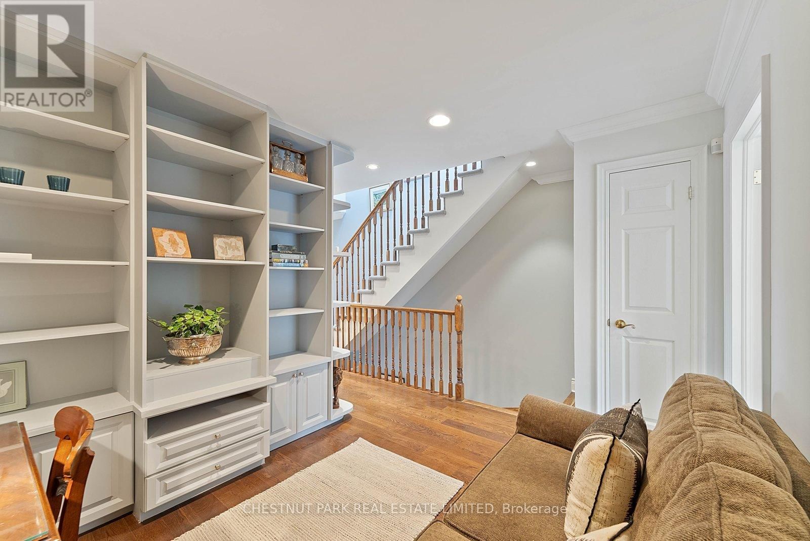 21 CASTLEFIELD AVENUE Image 17