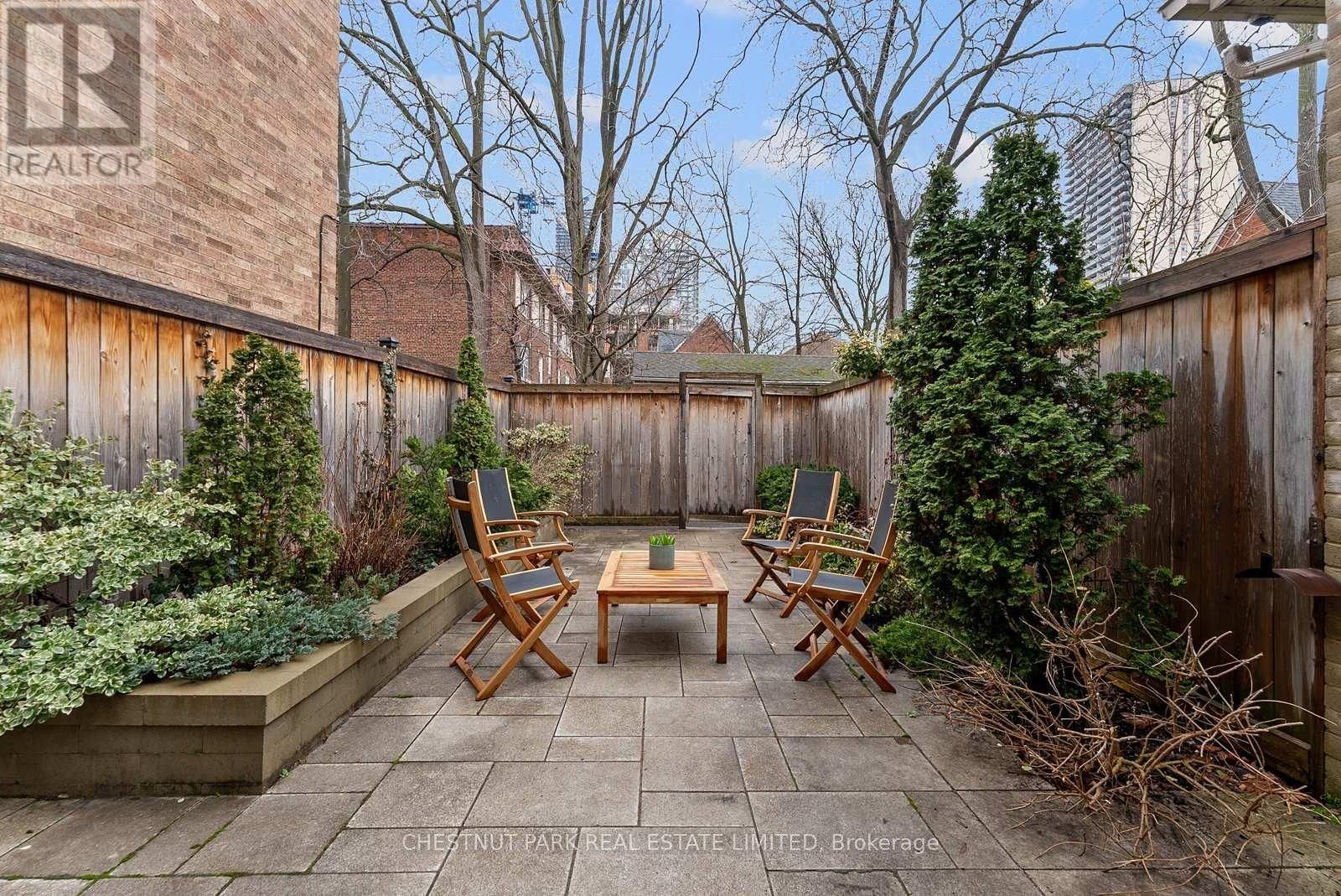 21 CASTLEFIELD AVENUE Image 28