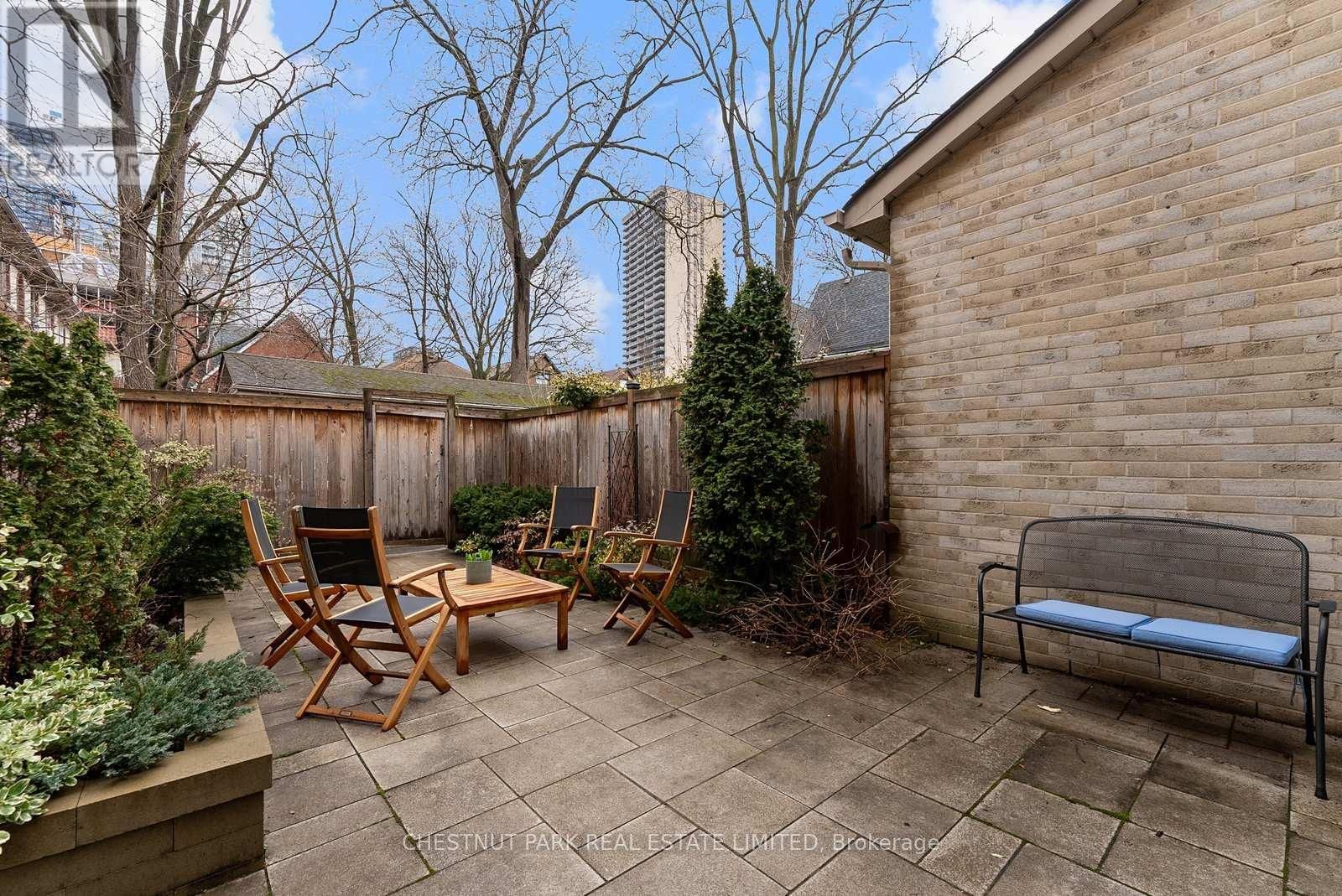 21 CASTLEFIELD AVENUE Image 29