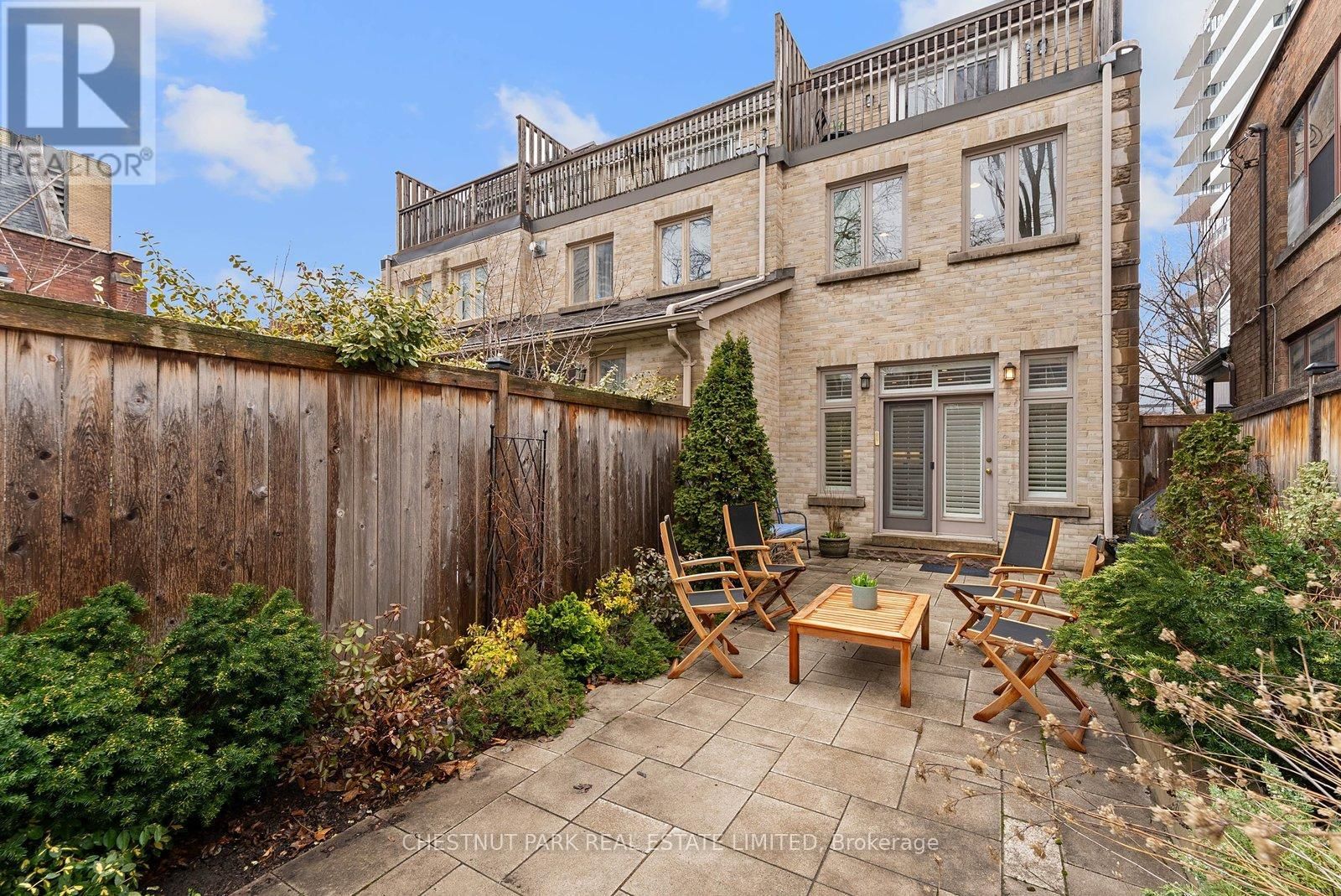 21 CASTLEFIELD AVENUE Image 30