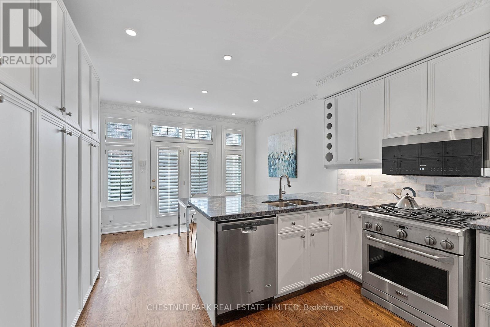 21 CASTLEFIELD AVENUE Image 7