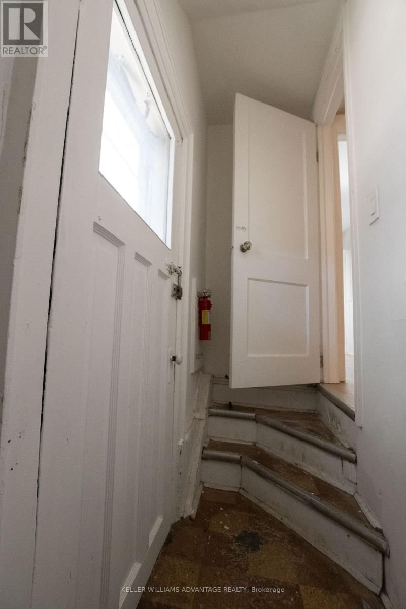 35 MOUNT ROYAL AVENUE Image 30