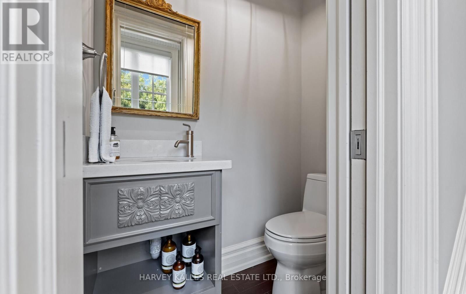 112 MASON BOULEVARD Image 16