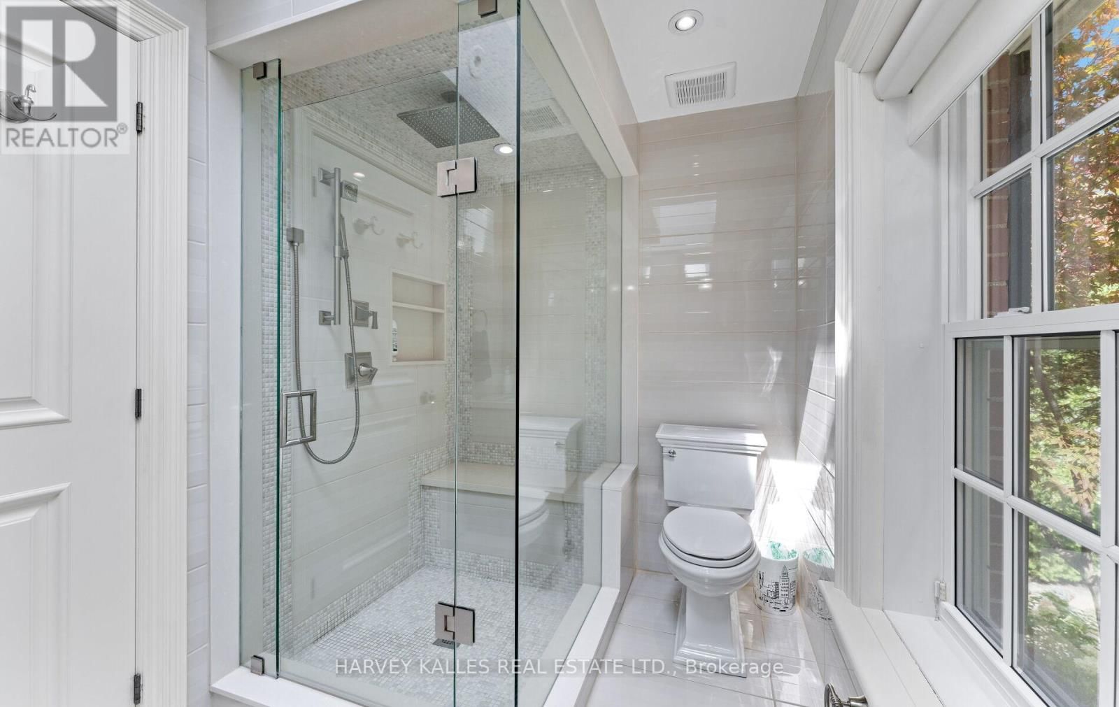 112 MASON BOULEVARD Image 23