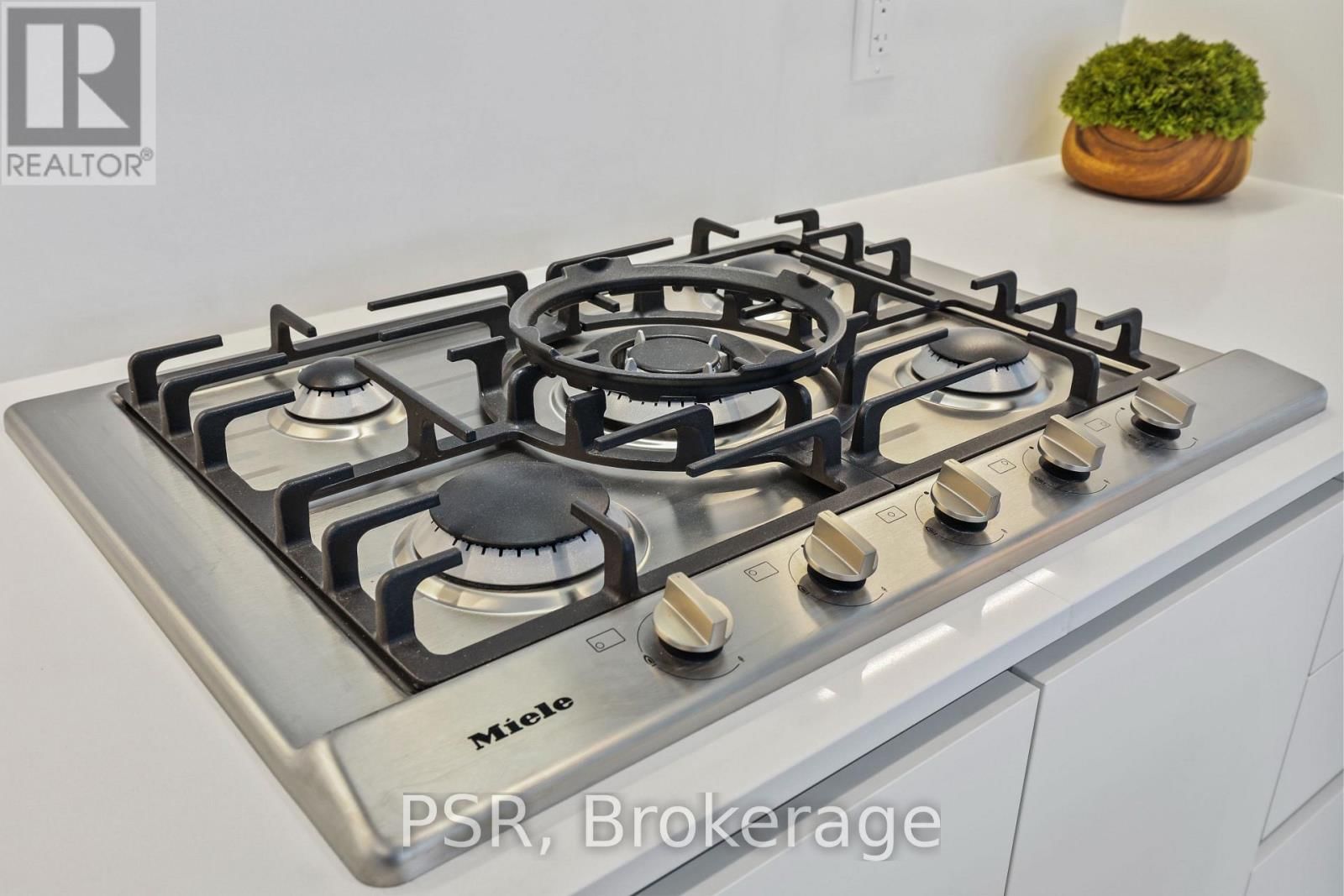 304 - 200 KEEWATIN AVENUE Image 30