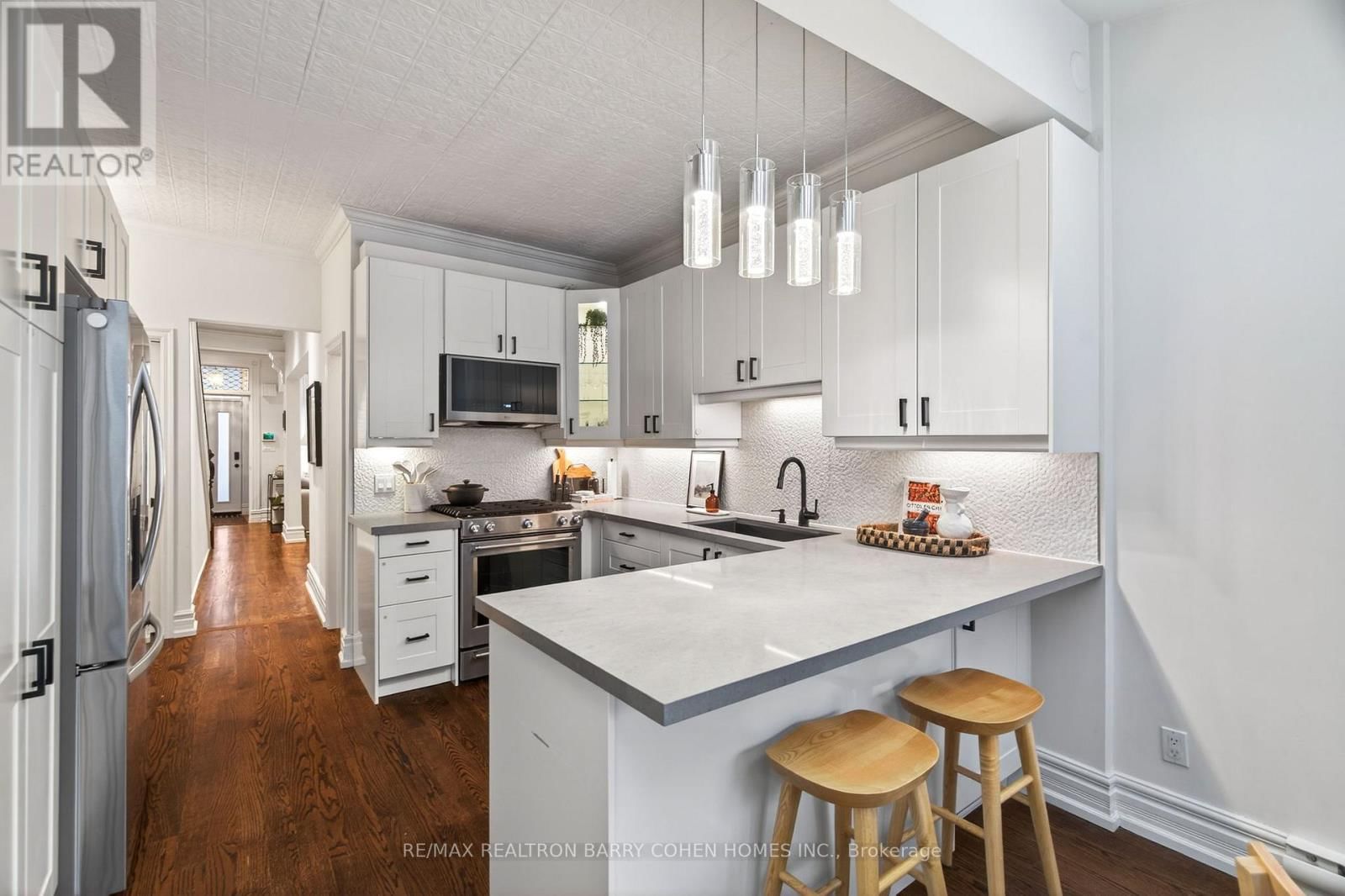 198 MACPHERSON AVENUE Image 18