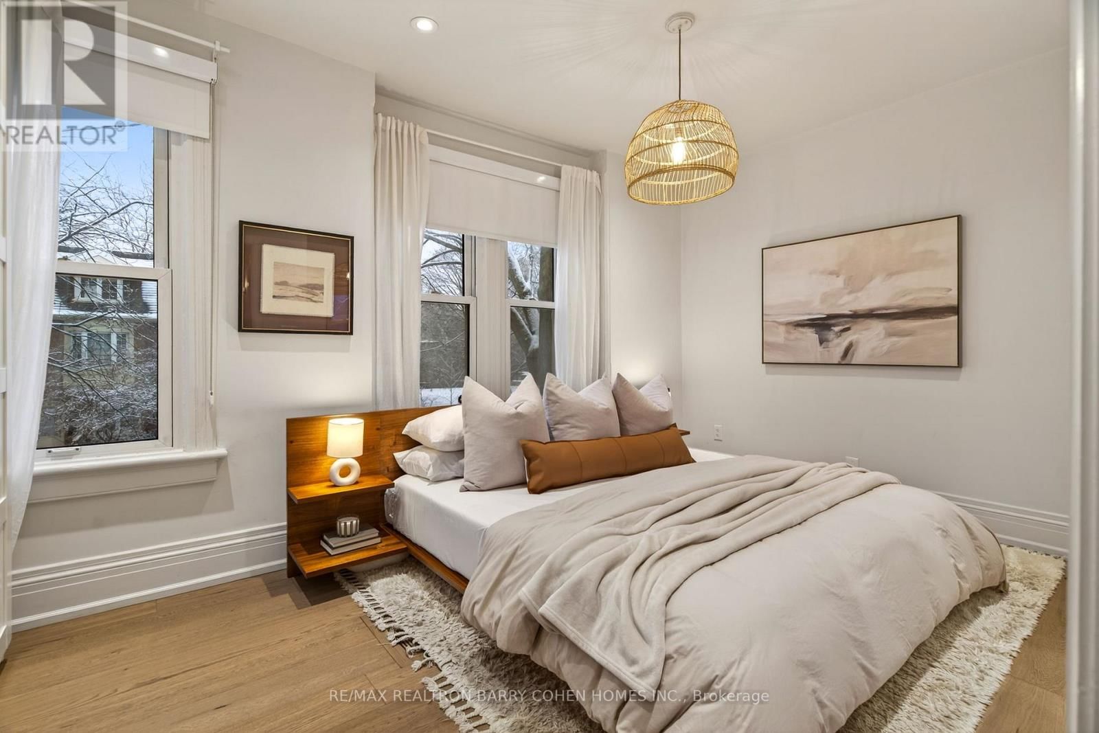 198 MACPHERSON AVENUE Image 24