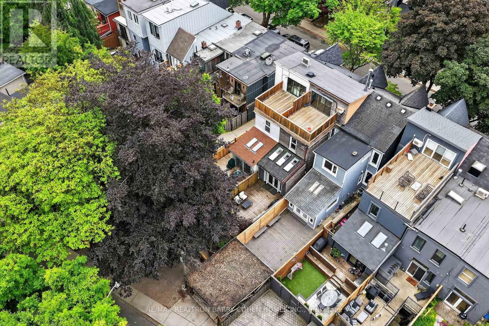 198 MACPHERSON AVENUE Image 44