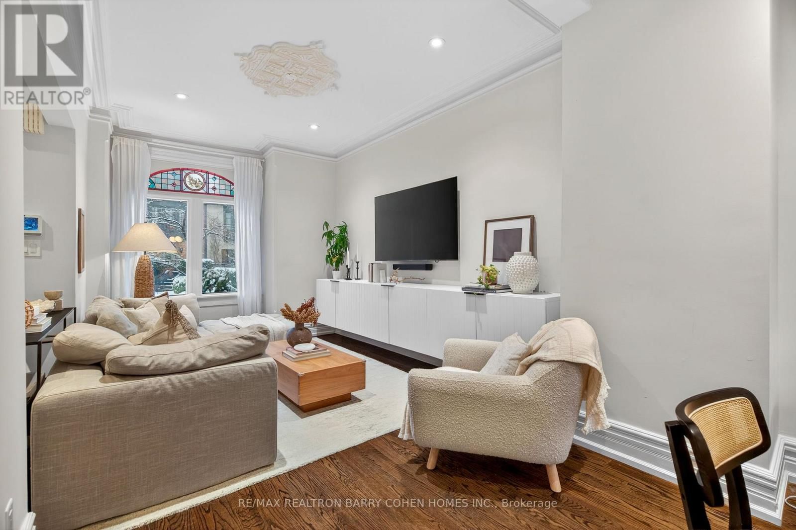 198 MACPHERSON AVENUE Image 7