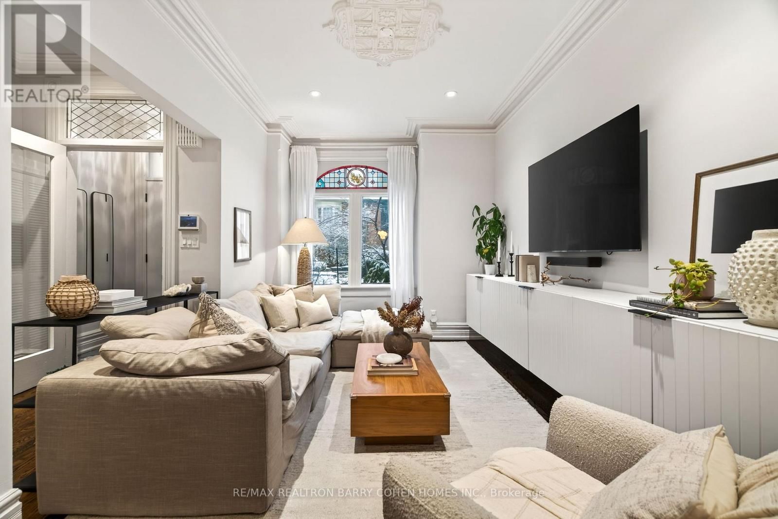 198 MACPHERSON AVENUE Image 8