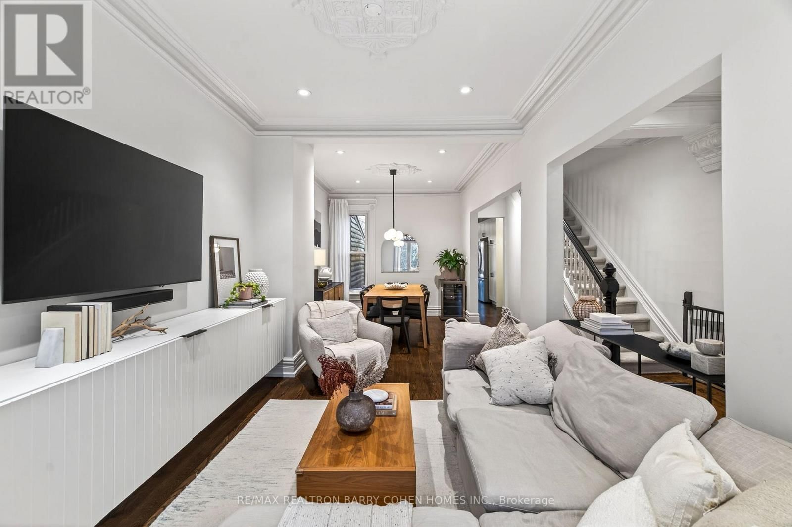 198 MACPHERSON AVENUE Image 9