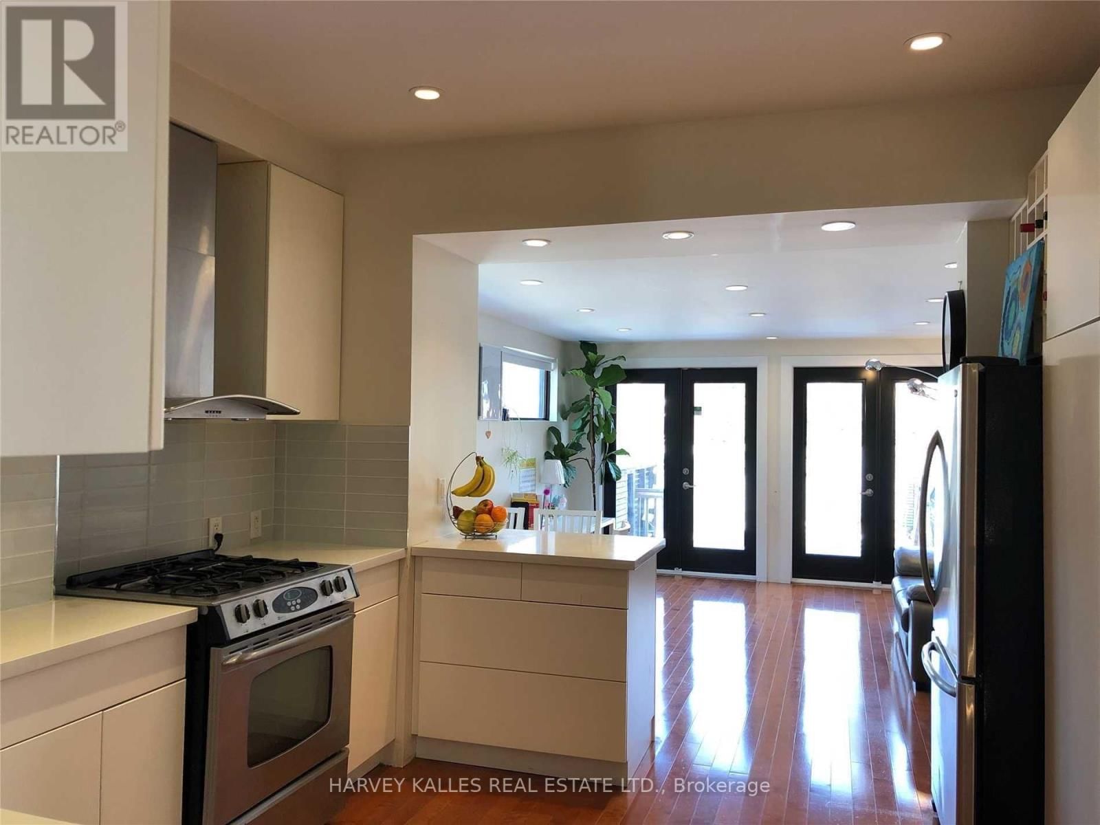 148 ROSLIN AVENUE Image 10