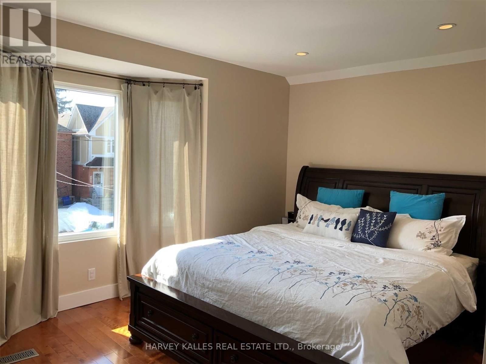 148 ROSLIN AVENUE Image 12