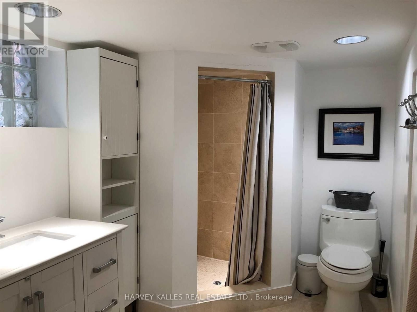 148 ROSLIN AVENUE Image 17