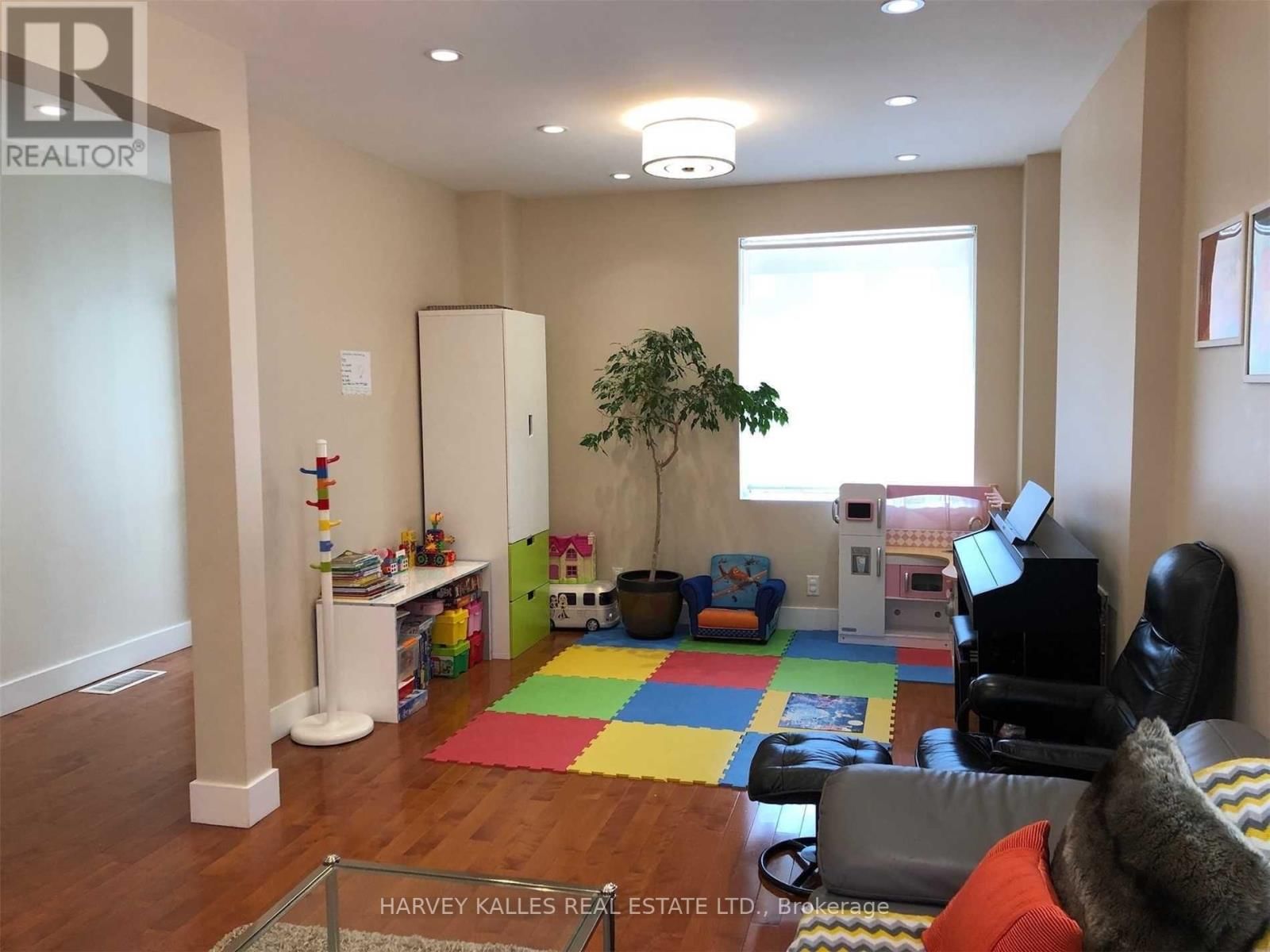 148 ROSLIN AVENUE Image 6