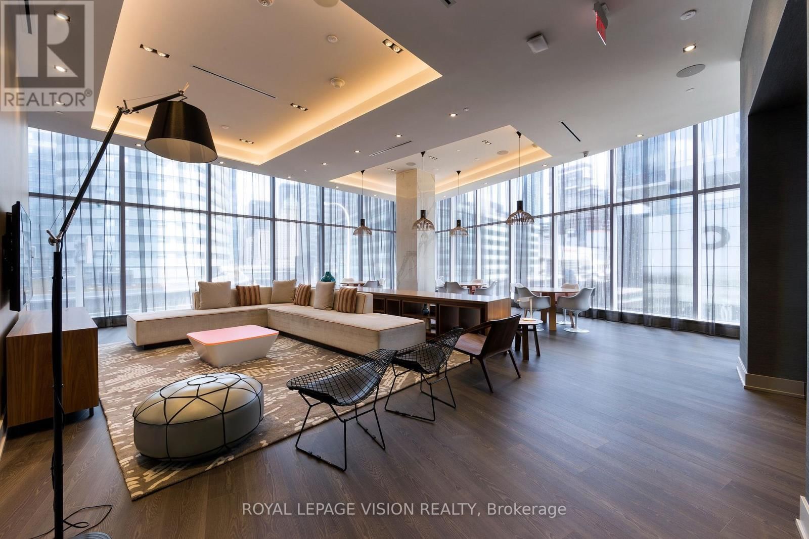 5813 - 10 YORK STREET Image 14