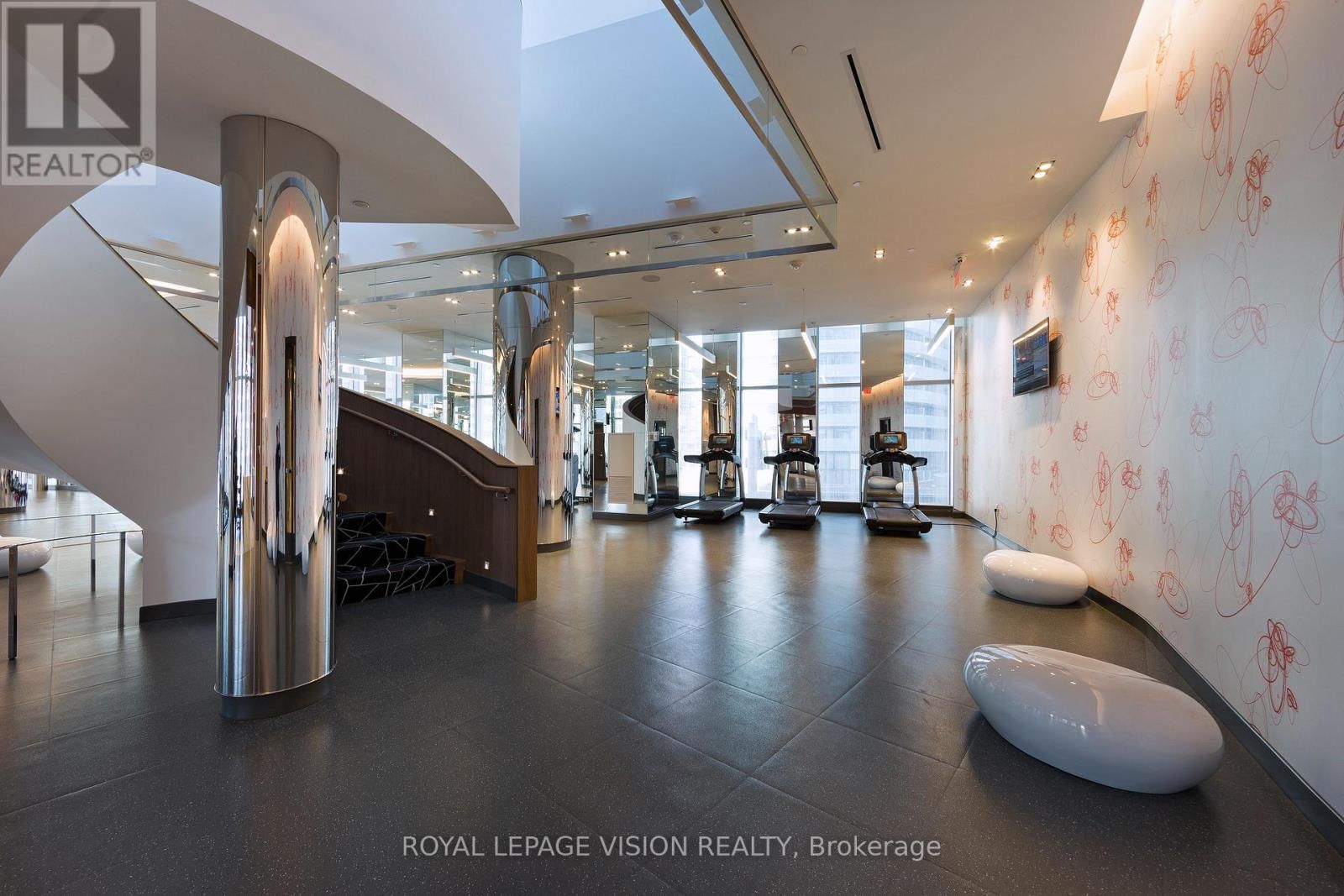 5813 - 10 YORK STREET Image 21