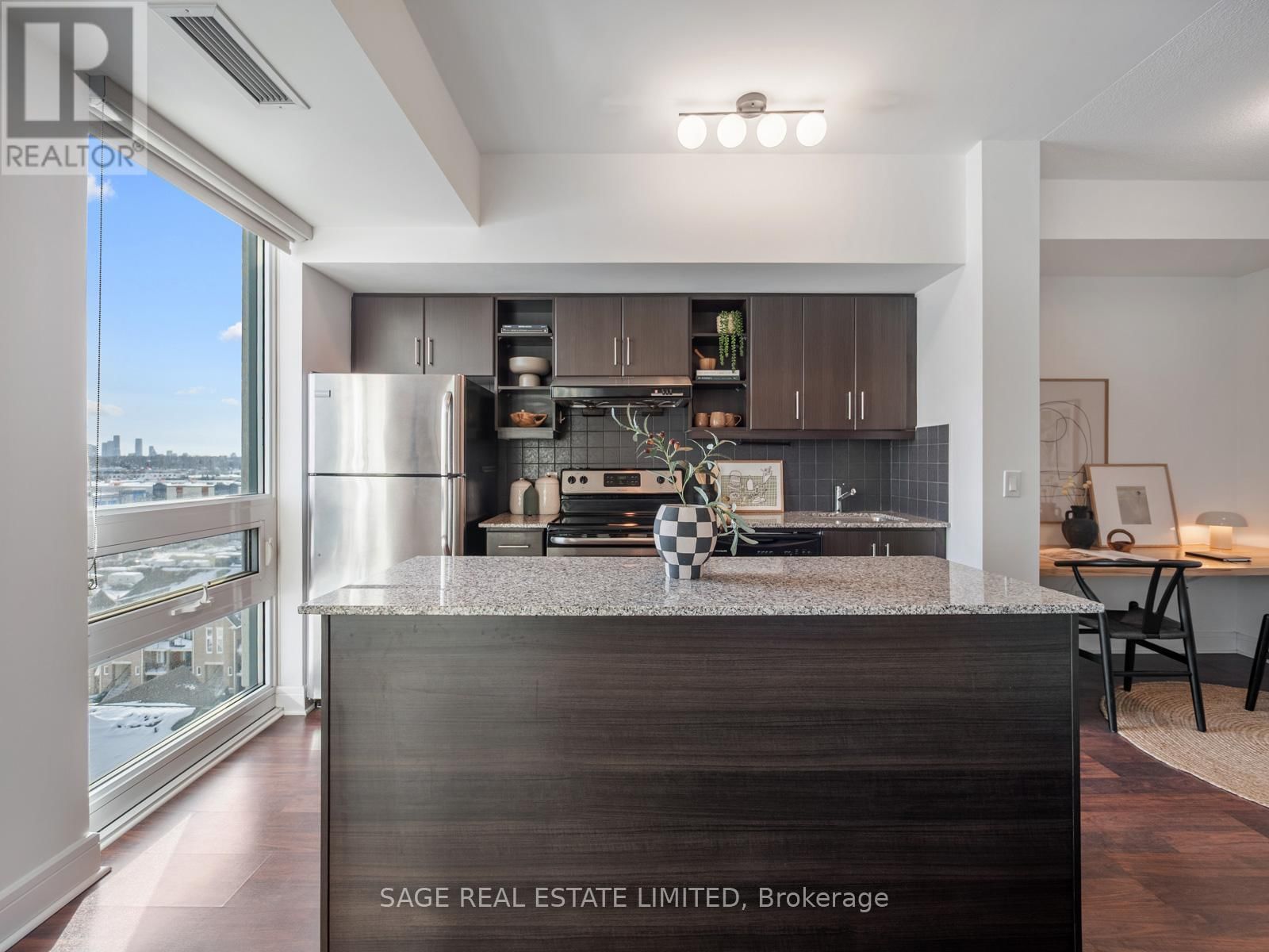 909 - 35 BRIAN PECK CRESCENT Image 10