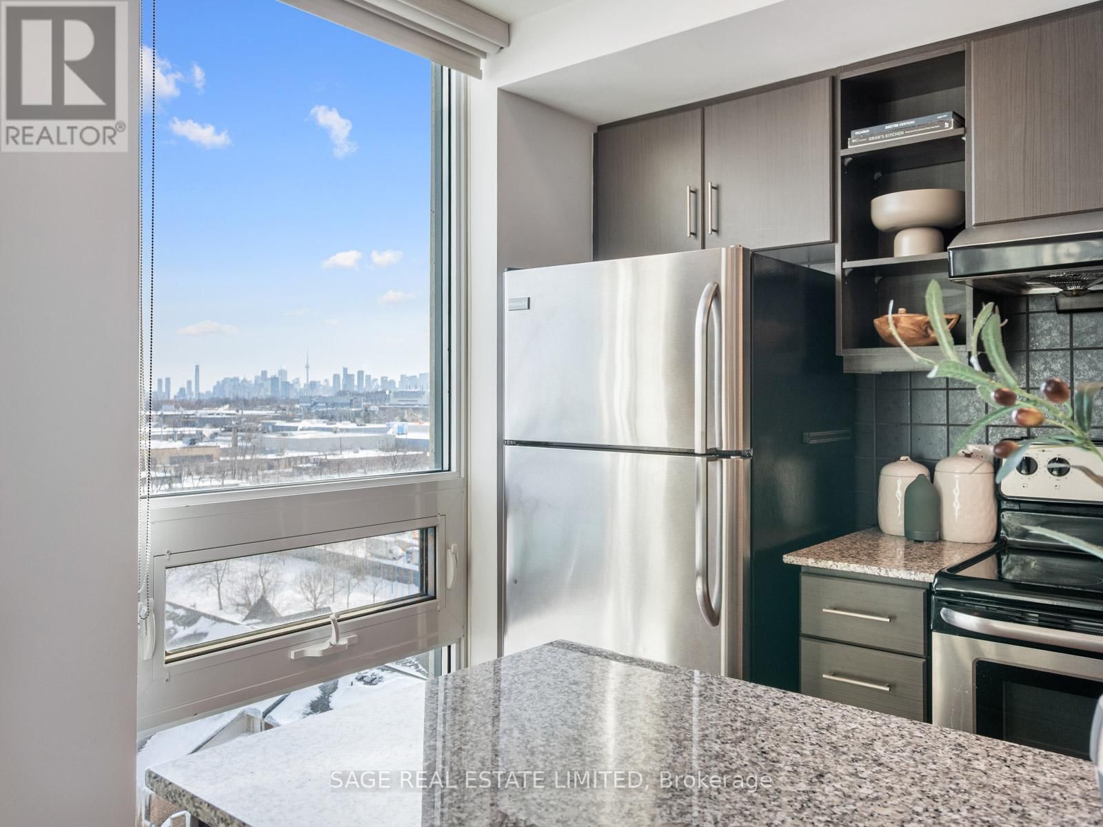 909 - 35 BRIAN PECK CRESCENT Image 13