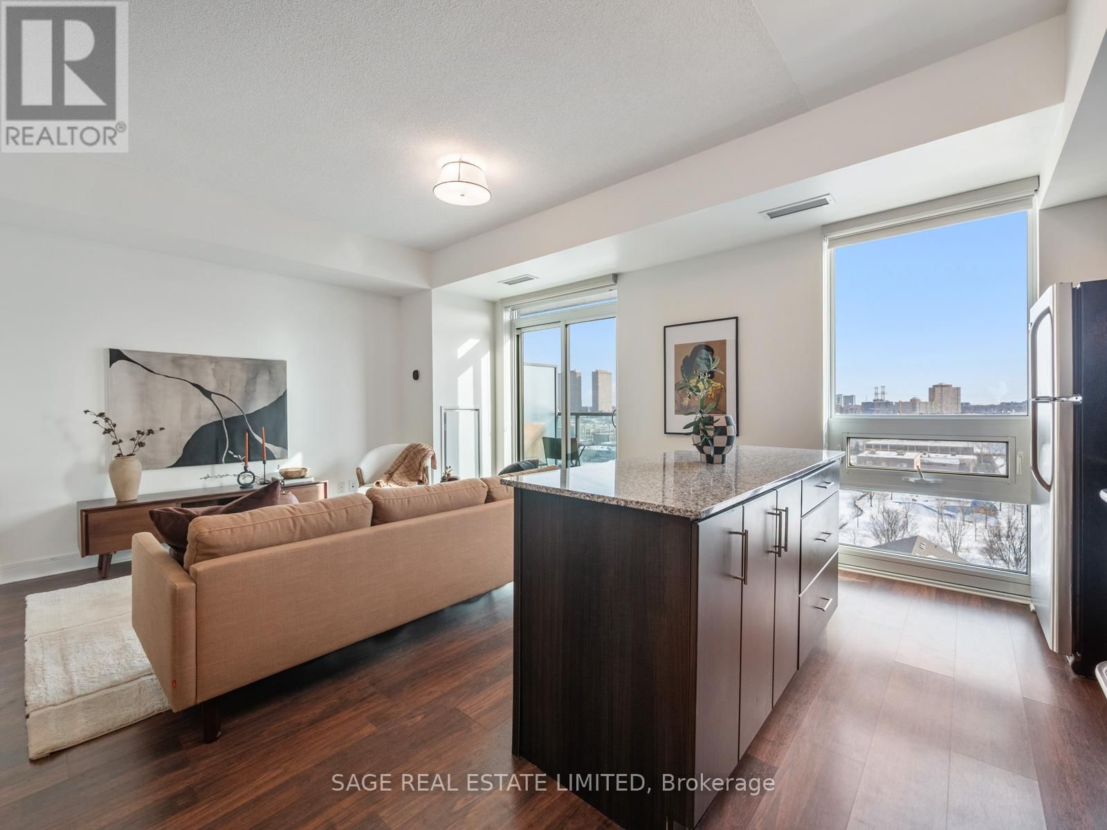 909 - 35 BRIAN PECK CRESCENT Image 15