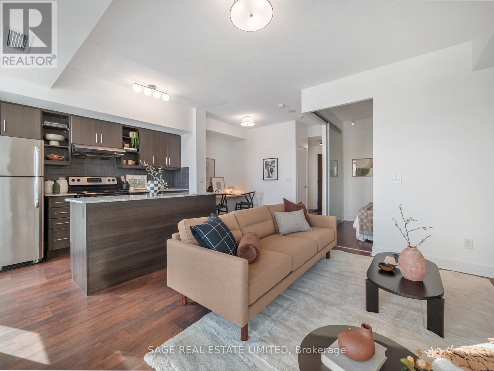 909 - 35 BRIAN PECK CRESCENT Image 17