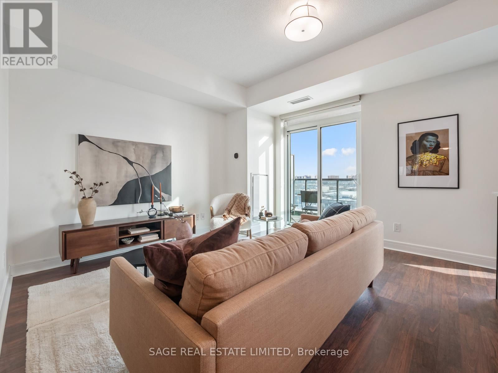 909 - 35 BRIAN PECK CRESCENT Image 18